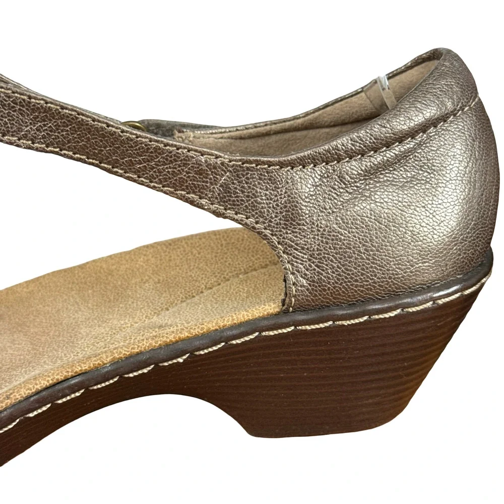 Clarks Wendy Suite Metallic Bronze Leather Ankle Strap Low Heels Shoes Sandals 9